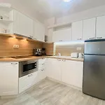 Апартаменты 1bd Ap In La Complex Private And Pool *