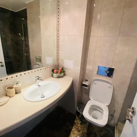 1bd Ap In La Complex Private And Pool Apartament