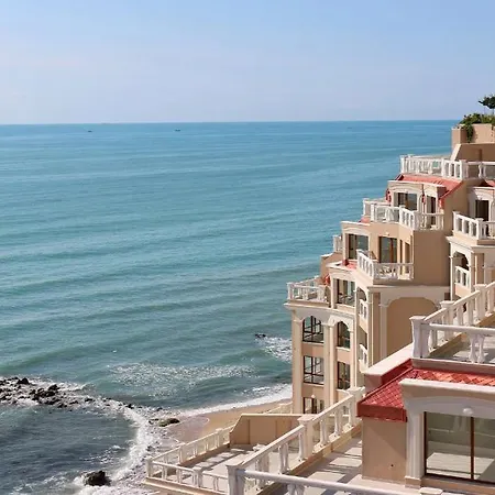 1bd Ap In La Complex Private And Pool Golden Sands