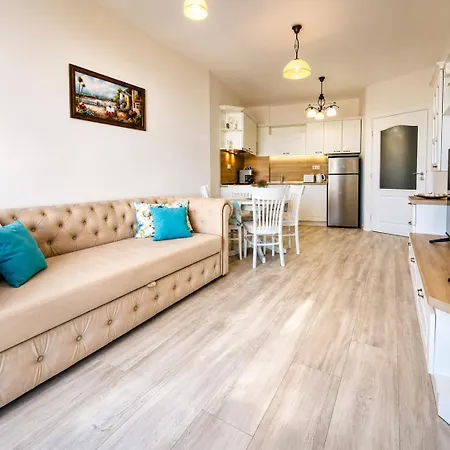 1bd Ap In La Complex Private And Pool Apartment Golden Sands
