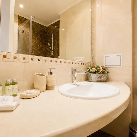 Апартаменти 1bd Ap In La Complex Private And Pool