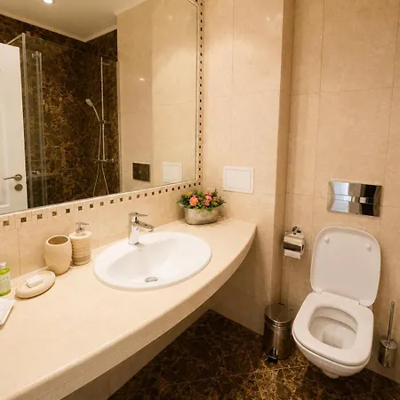 1bd Ap In La Complex Private And Pool Apartment Golden Sands